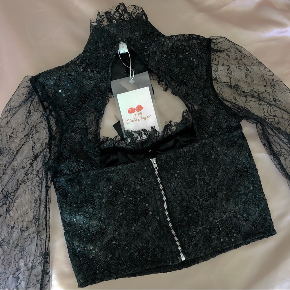 Lacey collar long sleeve top - Picture 4 of 4